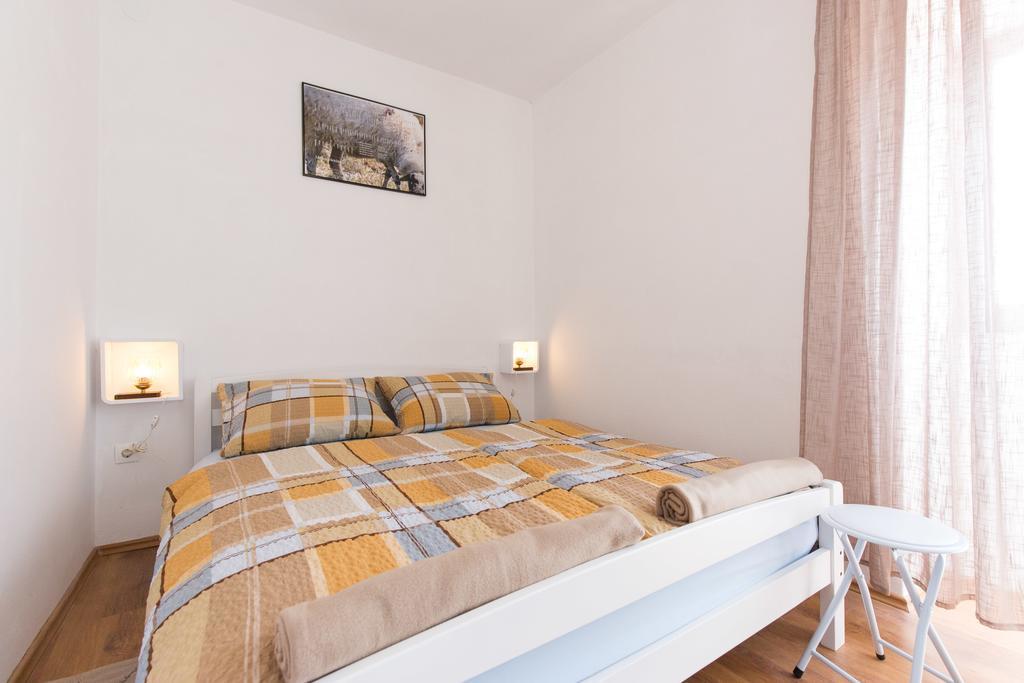 Holiday Home Mery By El-Pi Tours Malinska Exteriör bild